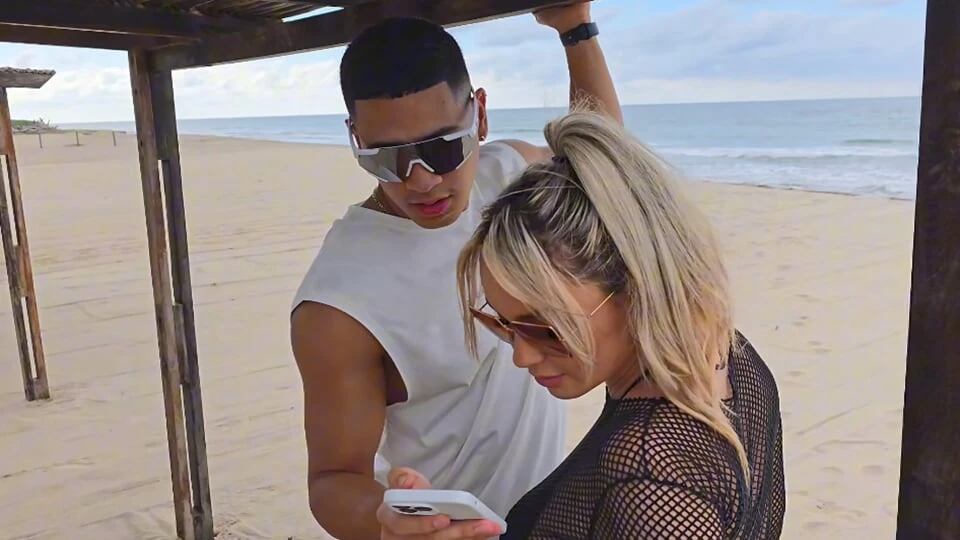 I fuck a stranger I meet on the beach – Max Betancur & Tatiana Alvarez