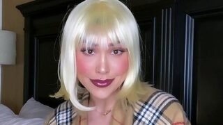 Big boob brunette masturbates on webcam