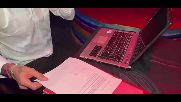 ENTREVISTA DE EMPREGO ACABA EM MUITO SEXO E MUITA APROVAÇÃO (TEASER)