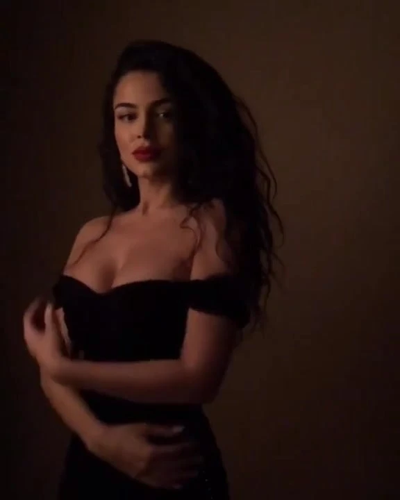 Young Sexy Azeri Slut Dance